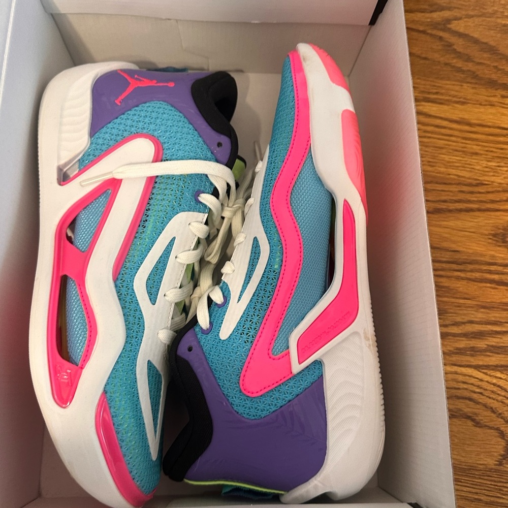 Jordan Blue Pink Athletic Shoes Vibrant Design